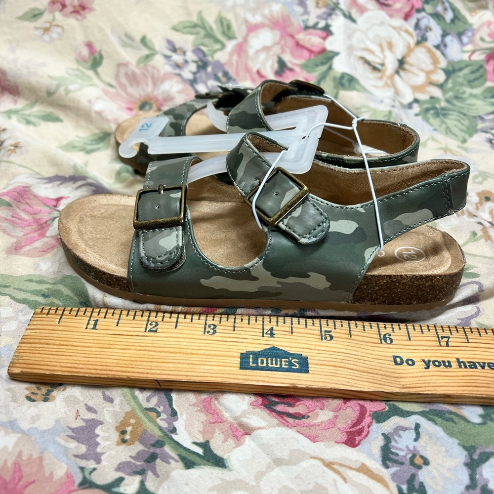 Sandles - Picture 4 of 7